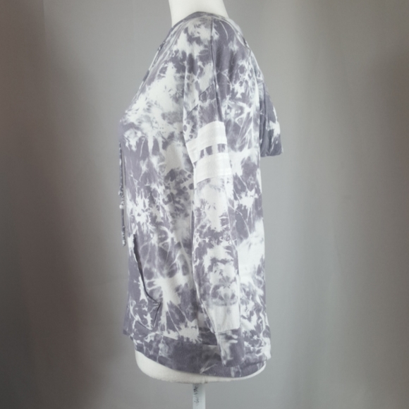 Pink Rose Hooded Shirt - Picture 6 of 11